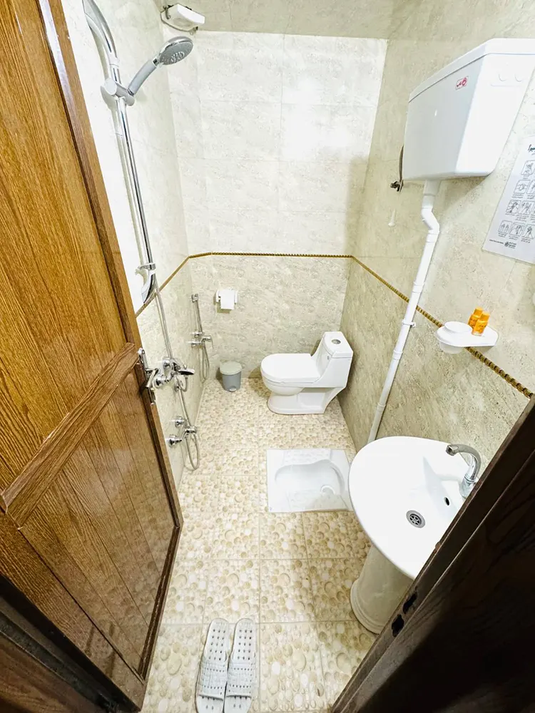 دالان سه سرویس بهداشتی